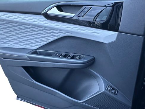 Used 2024 Volkswagen Taos S image 11