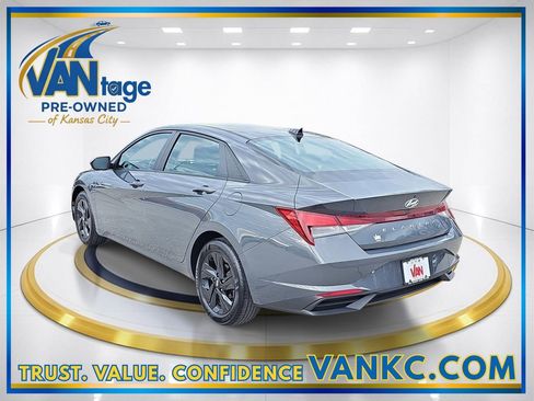 Used 2023 Hyundai Elantra SEL image 9