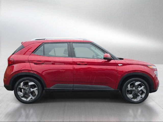 Certified 2025 Hyundai Venue SEL FWD image 2