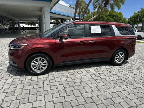 Used 2024 Kia Carnival LX FWD image 35