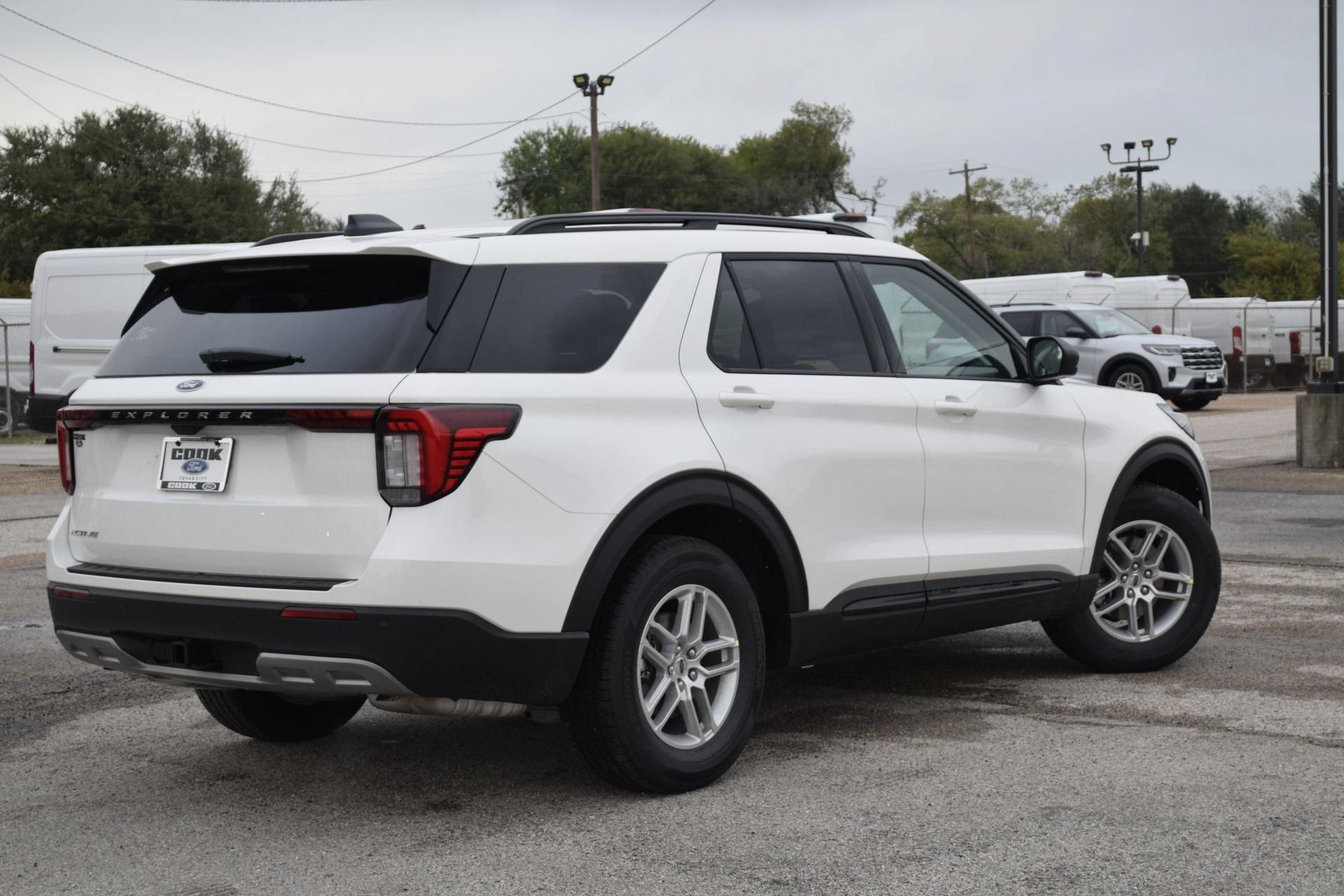 New 2026 Ford Explorer Active w/ Active Comfort Package RWD image 6
