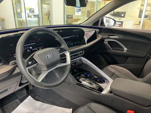 Used 2025 Audi Q5 Premium AWD/4WD image 13
