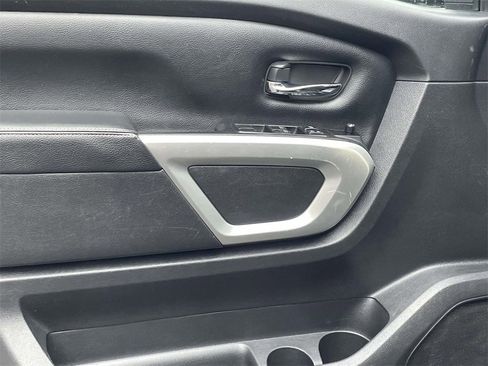 Used 2019 Nissan Titan PRO-4X w/ Pro-4x Utility Package image 15