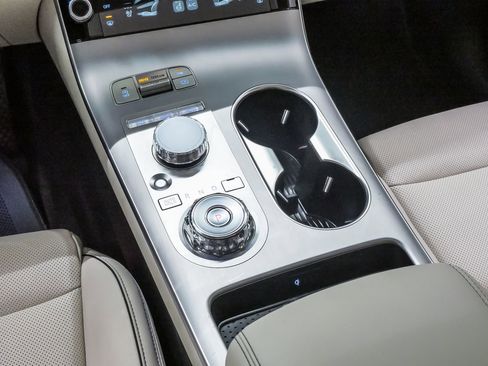 Certified 2026 Genesis GV70 2.5T Advanced image 19