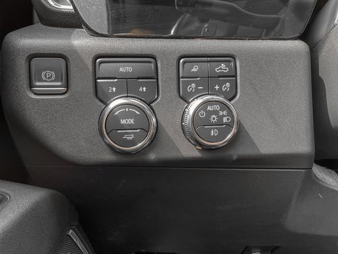 Used 2023 GMC Sierra 1500 SLT w/ SLT Premium Package AWD/4WD image 15