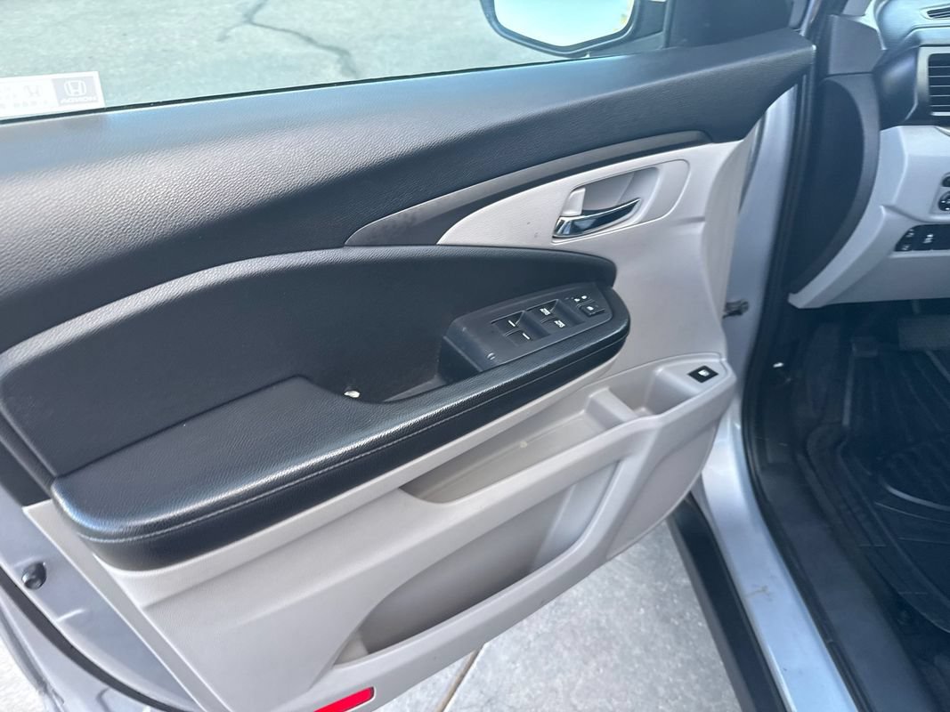 Used 2019 Honda Pilot LX image 27