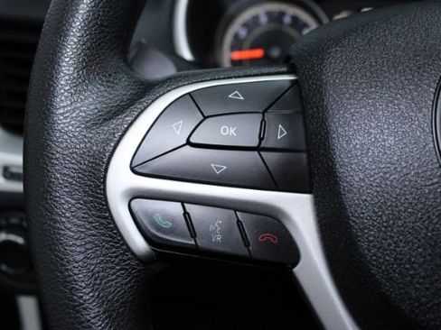 Used 2014 Jeep Cherokee Sport image 18