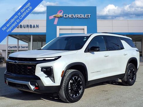 Used 2024 Chevrolet Traverse Z71 image 1