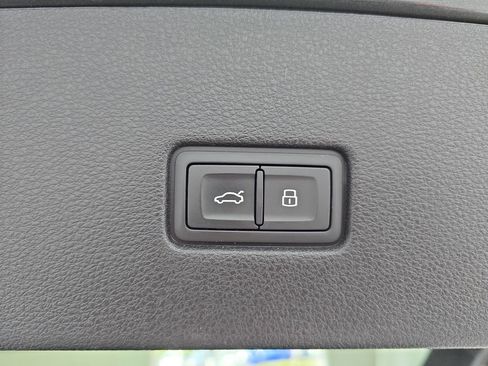 Used 2021 Audi Q8 Premium Plus image 25