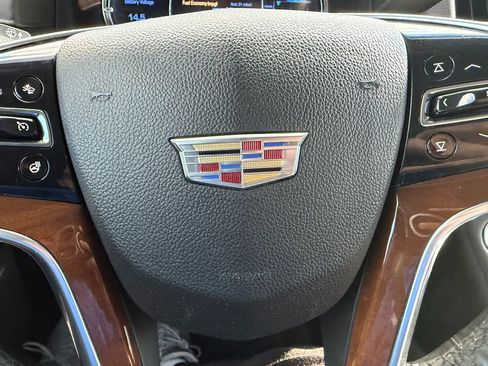 Used 2017 Cadillac Escalade Premium Luxury AWD/4WD image 30
