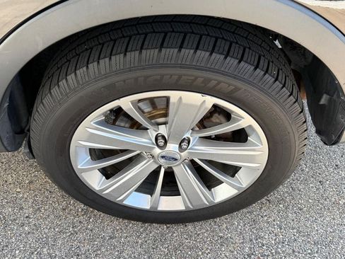 Used 2019 Ford Explorer Limited w/ Class III Trailer Tow Package AWD/4WD image 7