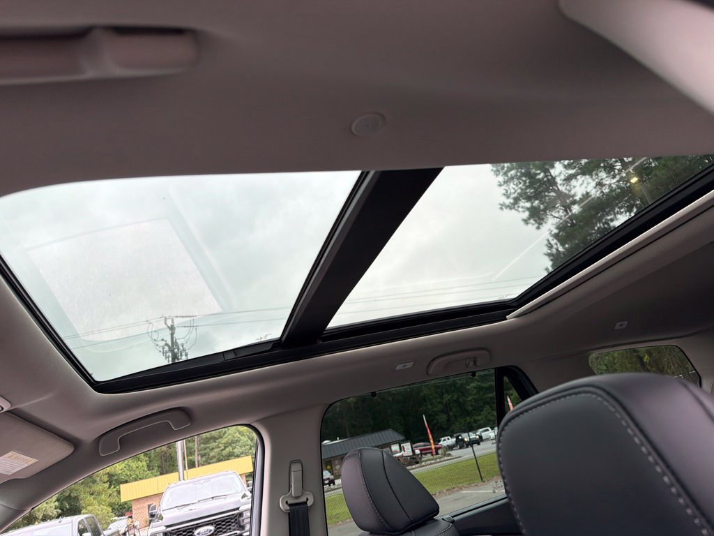 Certified 2026 Honda Pilot Touring image 21
