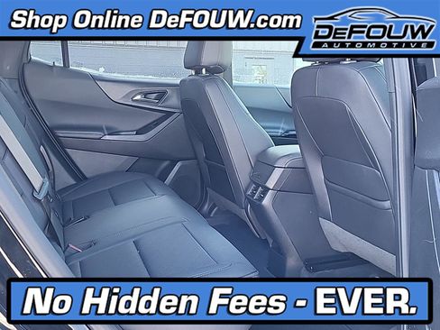 Used 2025 Chevrolet Equinox LT w/ Convenience Package II image 1