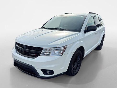 Used 2019 Dodge Journey SE w/ Connectivity Group FWD image 1
