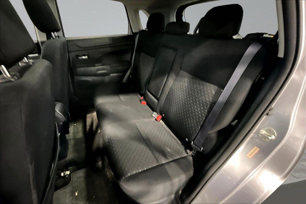 Used 2011 Mitsubishi Outlander Sport SE AWD/4WD image 19