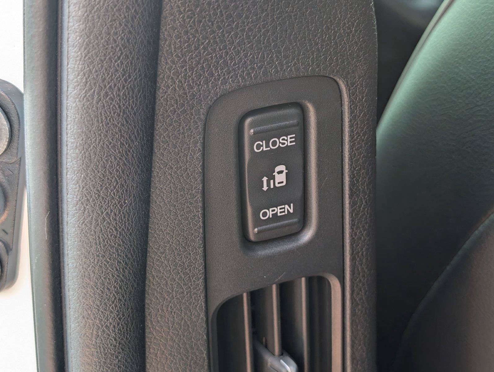 Used 2025 Honda Odyssey Elite image 38