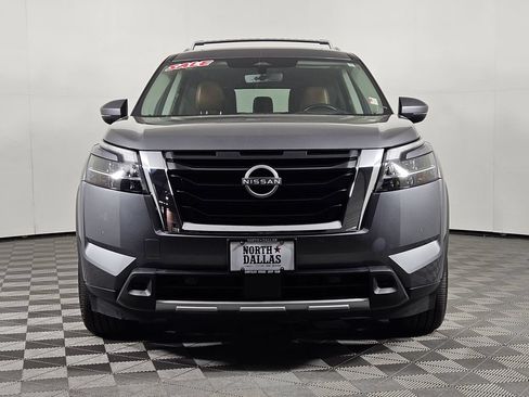 Used 2023 Nissan Pathfinder Platinum AWD/4WD image 2