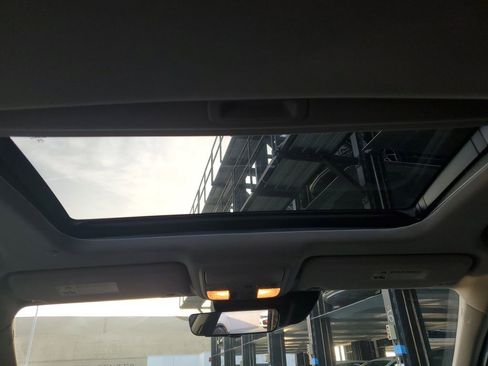 Used 2020 Honda Accord Touring image 11