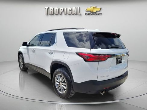 Used 2023 Chevrolet Traverse LT FWD image 2