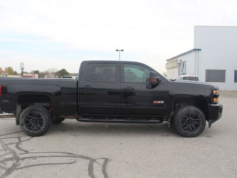 Used 2017 Chevrolet Silverado 2500 LTZ w/ Midnight Edition image 6