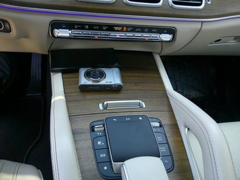 Used 2024 Mercedes-Benz GLS 450 4MATIC image 22