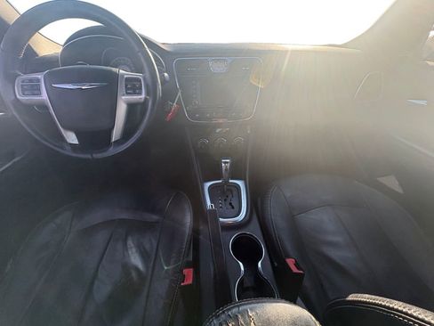 Used 2011 Chrysler 200 Limited image 10