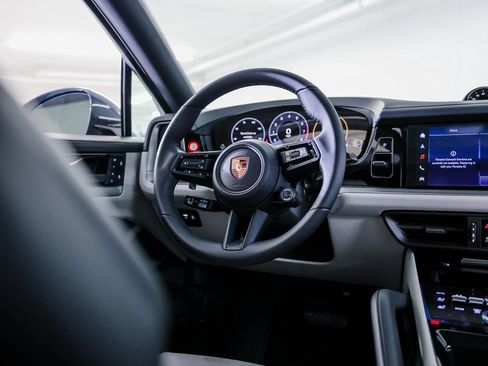 Certified 2026 Porsche Cayenne Coupe AWD/4WD image 25