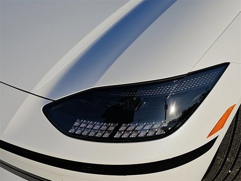 New 2025 Hyundai Ioniq 6 SEL image 30