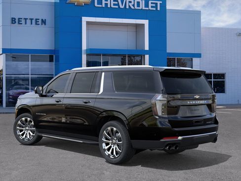 Used 2025 Chevrolet Suburban Premier AWD/4WD image 38