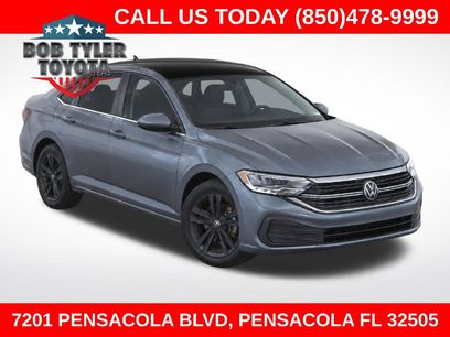 Used 2022 Volkswagen Jetta SE w/ Panoramic Sunroof Package
