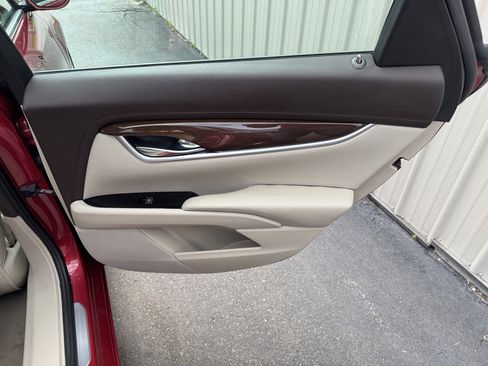 Used 2013 Cadillac XTS Premium AWD/4WD image 32