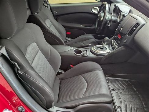 Used 2019 Nissan 370Z Roadster image 25
