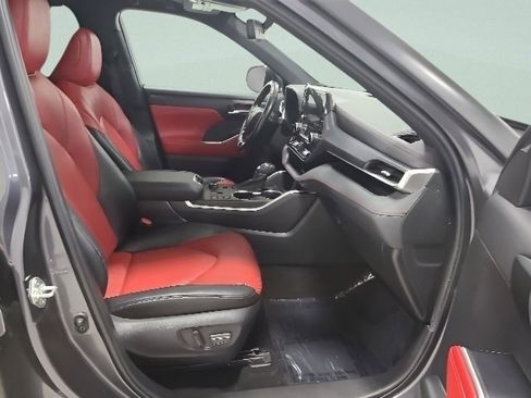 Used 2023 Toyota Highlander XSE AWD/4WD image 13