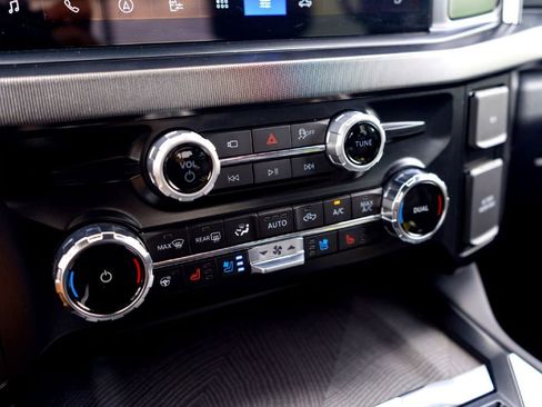 Used 2025 Ford F450 Platinum AWD/4WD image 18