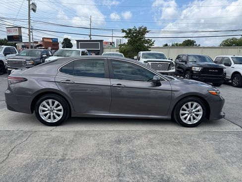 Used 2018 Toyota Camry LE FWD image 7