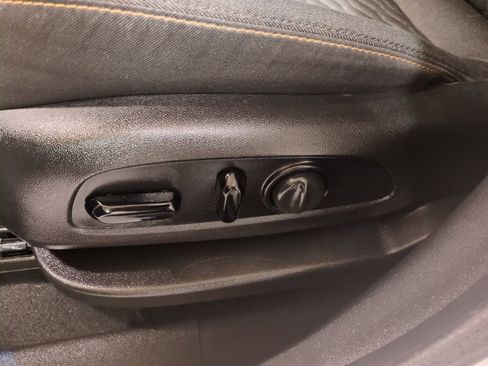 Used 2019 Chevrolet Equinox LT image 17