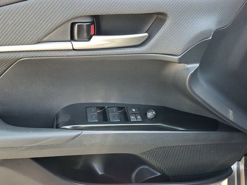 Used 2025 Toyota Camry SE FWD image 13