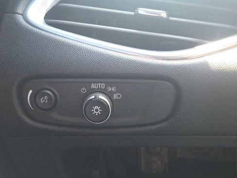 Used 2020 Chevrolet Malibu LT FWD image 24