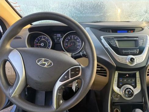 Used 2012 Hyundai Elantra GLS FWD image 9