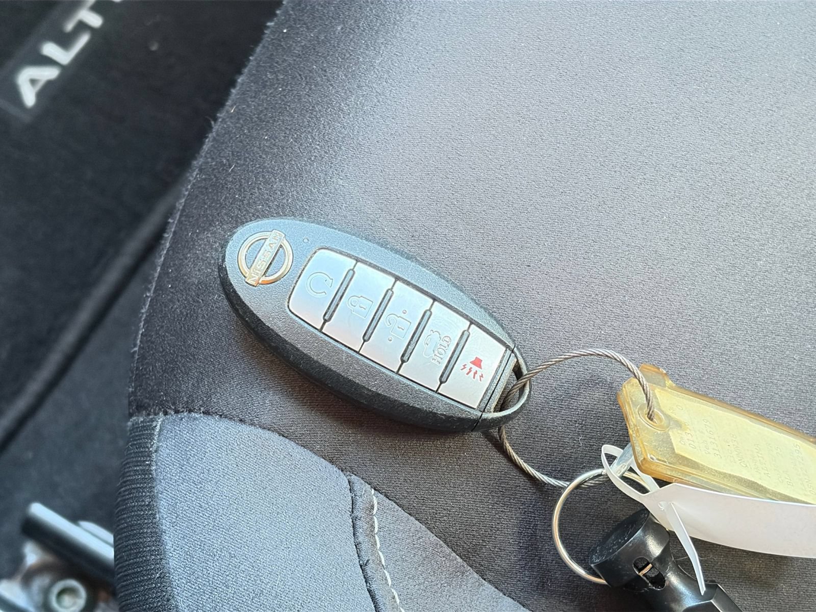 Used 2025 Nissan Altima 2.5 SV FWD image 21