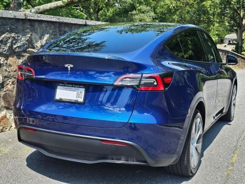 Used 2023 Tesla Model Y Long Range AWD/4WD image 11