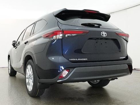 New 2026 Toyota Highlander Limited AWD/4WD image 9