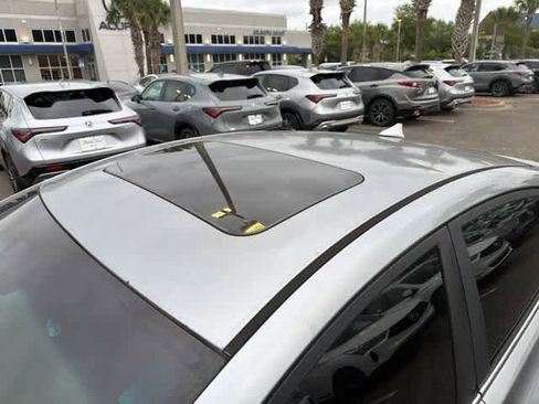 Used 2015 Hyundai Elantra SE w/ Option Group 03 FWD image 19