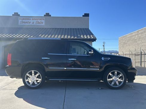 Used 2014 Cadillac Escalade Luxury image 7