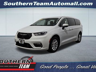 Used 2023 Chrysler Pacifica Touring-L