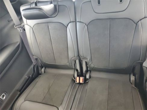 New 2025 Jeep Grand Cherokee L Altitude image 11