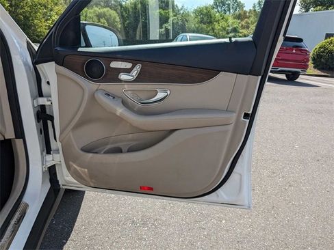 Used 2022 Mercedes-Benz GLC 300 4MATIC image 34