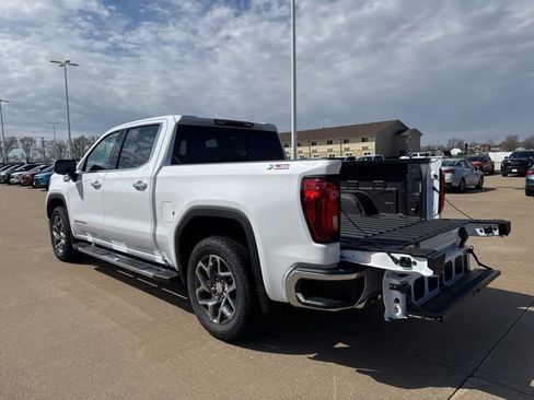 New 2026 GMC Sierra 1500 SLT AWD/4WD image 7