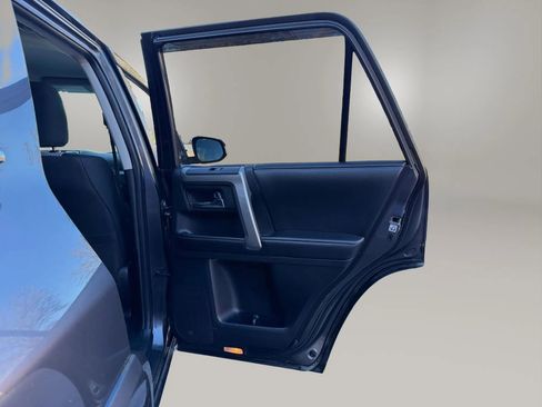 Used 2016 Toyota 4Runner SR5 image 39