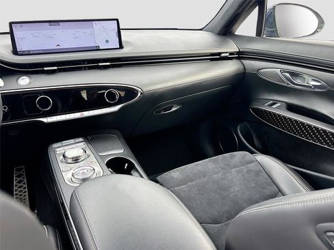 Used 2022 Genesis GV70 3.5T Sport w/ Sport Prestige Package image 27